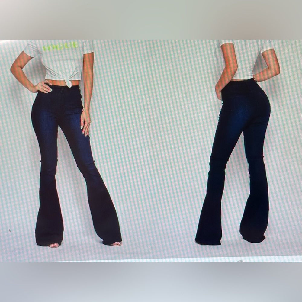 Vibrant miu. High rise, Flare, Centered line bell bottom jeans. Size 7 ( w 27).